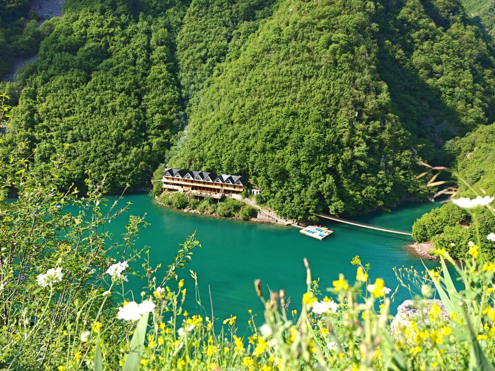 Riverside Komani